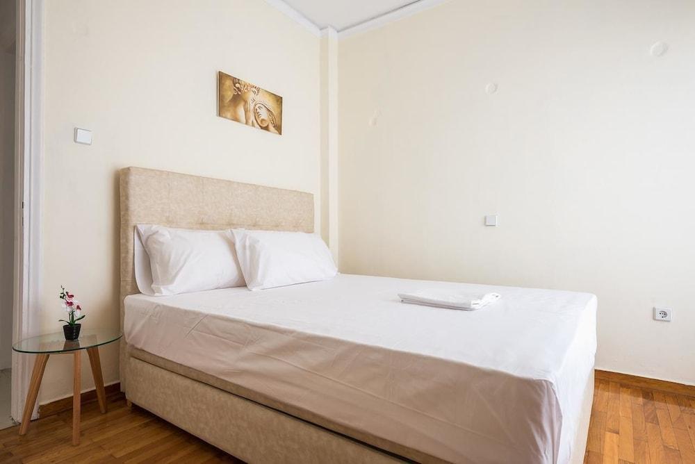 Acropolis View Paradise Apartments เอเธนส์ ภายนอก รูปภาพ